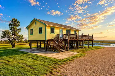 Image de Charming 2-bedroom sporting cottage in beautiful Indianola Tx, close to the fish