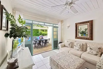 Image de Lovely private townhome with pool in Mount Standfast