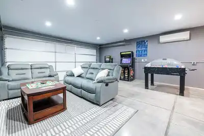 Image de Spacious 4-bedroom house with Pool, Fun BackYard & Amazing Game Room