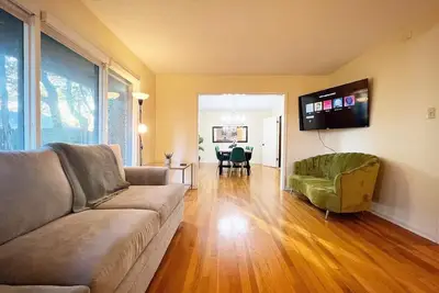 Image de Spacious 5-Bedroom Retreat in Memphis with Hot Tub, Game Room and Bbq