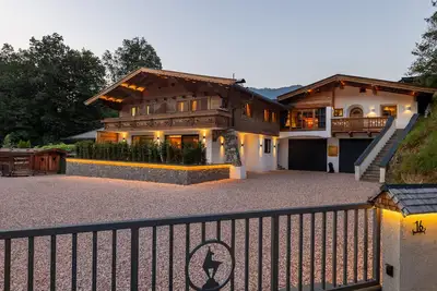 Image de Retraite alpine avec terrasse ensoleillée