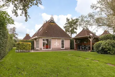 Image de Bungalow bien-être tranquille avec jardin