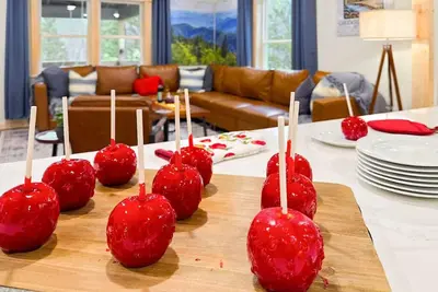 Image de 3br - 2 Flat Acres on a Creek! Game Room and Space for Everyone!