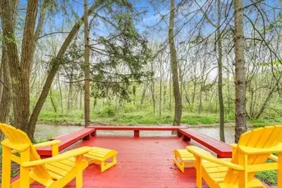 Image de Rustic Riverfront Escape with Sauna in Burlington