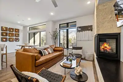 River West Riverfront Condo - Fantastic Year-Round Location!