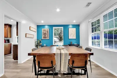 Image de Large Retreat with Hot Tub + Big Yard, Sleeps 16!