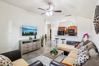 Image de 3-bedroom, with an office, fenced backyard and short drive to fort Cavazos