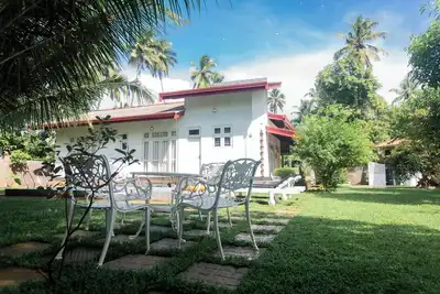 Image de tropical villa with privet pool near the beach