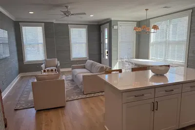 Image de Beautiful New 3 Bedroom 3. 5 Bath Condo: < 2 Miles from The Grove and Square!