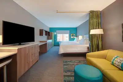 Image de Indulge in Home Like Comfort! Pool, Kitchen, Free Breakfast, Pets Allowed!