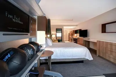 Image de Relax & Enjoy! Pool, Kitchen, Free Breakfast, and Parking for Your Comfort!