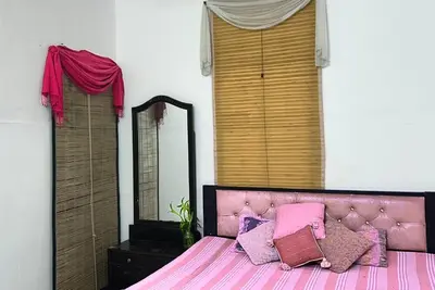 Image de Blush boho apartment : 1 bedroom 1 living room with bolconies