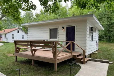 Image de Cozy 2-bedroom cottage just 5 minutes from beautiful Fish Creek