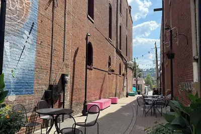 Image de Charming 2-bedroom house with a river view in wonderful Madison