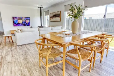 Image de Casa de Reis – Brand New Dunsborough Lakes Holiday Home