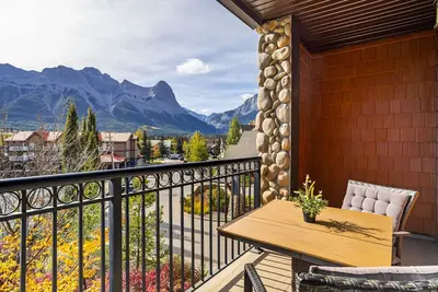 Image de Cozy King Condo| Mountain Views & Resort Perks|Bbq