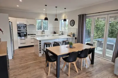 Image de Charming meets modern with private garden retreat