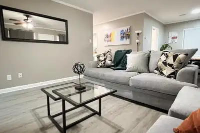 Image de Charming 3-Bedroom Home with Game Room, Spacious Backyard, and Outdoor Bbq