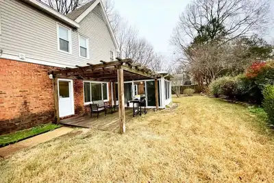 Image de Spacious 4-Bedroom Retreat with Game Room and Backyard Bbq