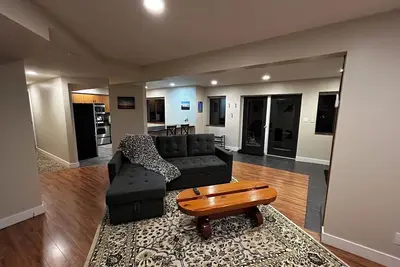 Image de Charming suite in Cedar (Nanaimo) w/ wood burning fireplace & A/C. Pet friendly!