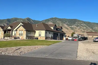 Image de Executive 3br • Airport 15 Min • Garage • Project-Ready• 1- Acre • I-80 Access