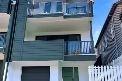 Image de New 4br 3Bath Duplex/Train station/Modern Comfort