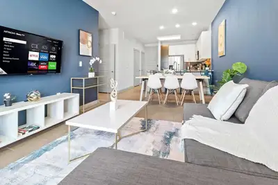 Image de Luxury 1bd | Uptown | Sleeps 4 | Free Parking