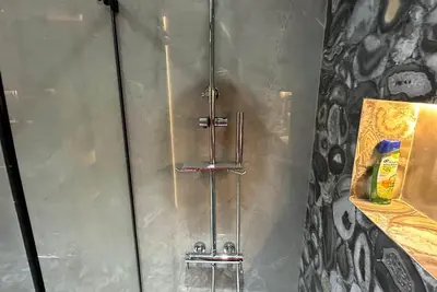 Image de Luxury warm apartment near to the stadium&airport