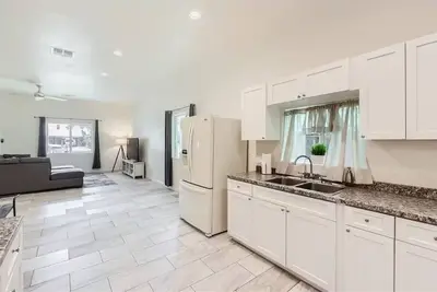 Central Phoenix 3-Bed, 2-Bath