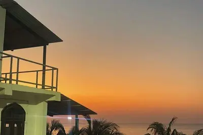 Image de 9 Charmin beachfront suites with 2 swimming pools in cool Trujillo.