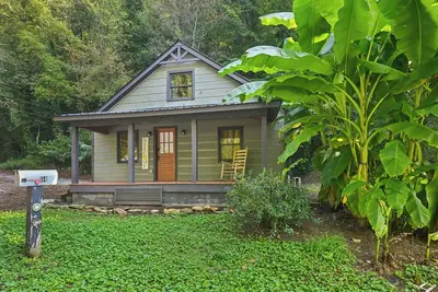 Image de Cozy Ellijay A-Frame Feel • 2br/2ba • Fireplace, Games, Porch & Fire Pit