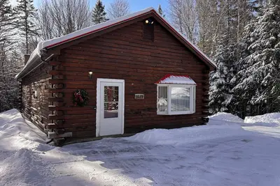 Image de Cozy Vermont Cabin - Snowmobile, Bike, Ski & Relax