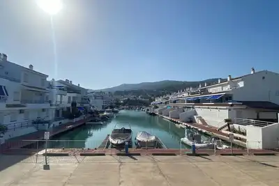 Image de Apartment for up to 16 people with direct access to the sea in Alcossebre marina