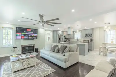 Image de Mohegan Park Escape – Near Casinos – Spacious 4br House