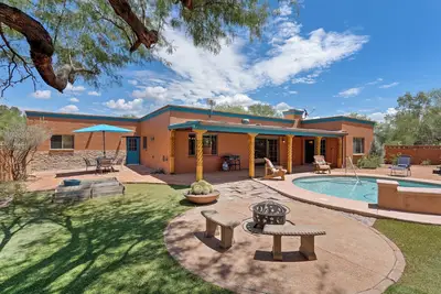 Image de Resort living with private pool and hot tub