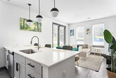 Image de Modern Luxury Near Broad Ripple