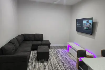 Image de Private 2 Bedrooms Basement Suite in Edmonton