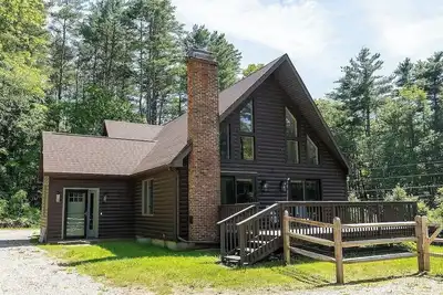 Image de Log Cabin w/ fire pit, close to Ski Catamount, Butternut Ski, Great Barrington
