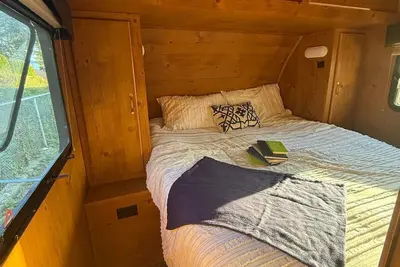 Cozy Trailer in Gorgeous Milton with Ac