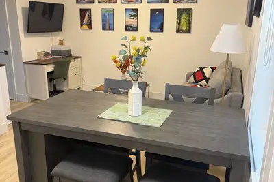 Image de Cozy 1 Bedroom  Retreat for City & Nature Adventures