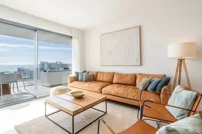 Image de Sophisticated Two Bed Apartment in Pure South with Sea View