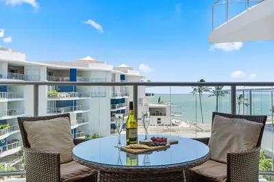 Image de Coastal Escape: 2br + Pool & Spa