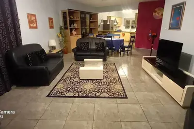 Image de Hébergement spacieux : Rez-de-chaussée, spacieux, piscine extérieure.