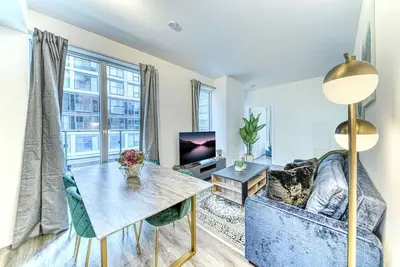 Image de RivetStays | The Jarvis Superior Suite – 2 Bedroom Suite