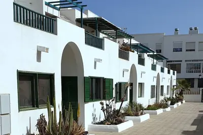 Image de maison de ville au calme et en plein centre de Corralejo