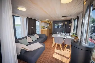 Image de Feel-good houseboat RedWine Woma D13