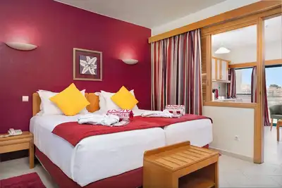 Image de Relaxing Family Apt with Balcony, Kitchenette, and Outdoor Pool Access