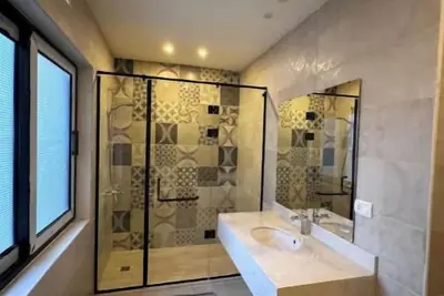 Image de luxury accommodation on a waterway