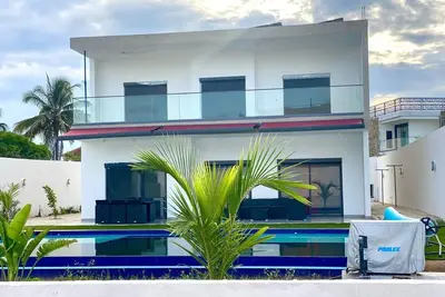 Image de Belle Villa Luxueuse Piscine chauffée et Sécurisée tout compris dans le forfait.