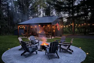 Image de Newly Renovated Cabin in the Woods 3 kingBeds&Loft